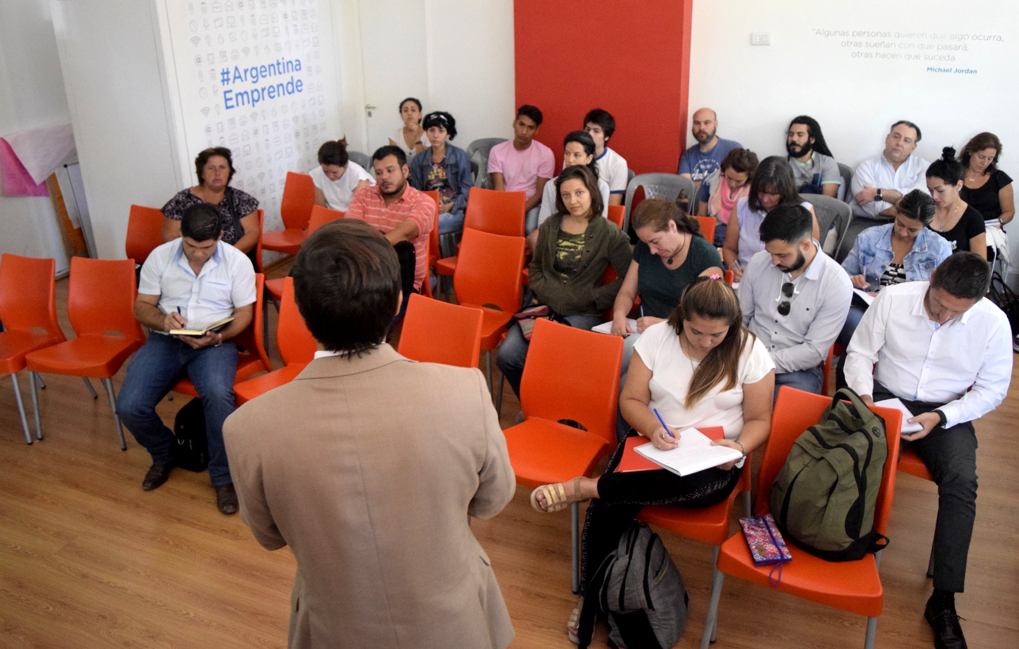 Charla-Taller en el Club de emprendedores