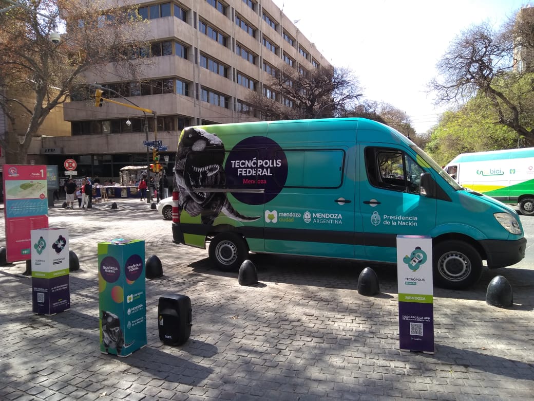 La combi de Tecnópolis Federal Mendoza recorre las calles de la Ciudad y te invita a participar de la megamuestra de arte, ciencia y tecnología más grande de Latinoamérica