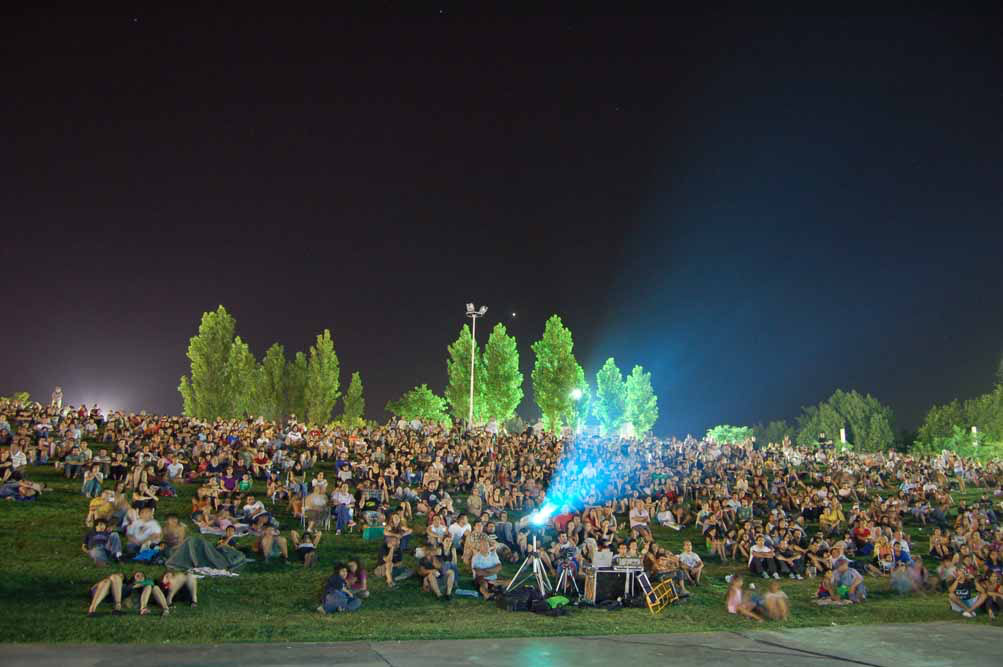 cine BAJO LAS ESTRELLAS