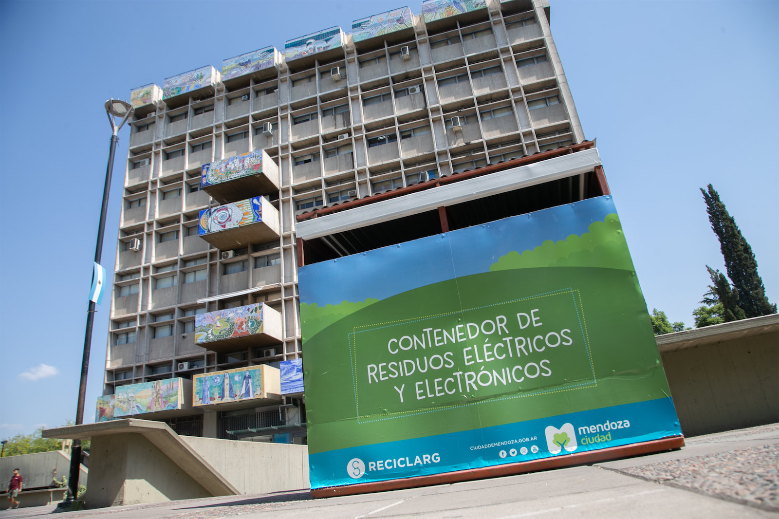 e0e01b9f 2cfe 4268 8ef7 c851c9f41488