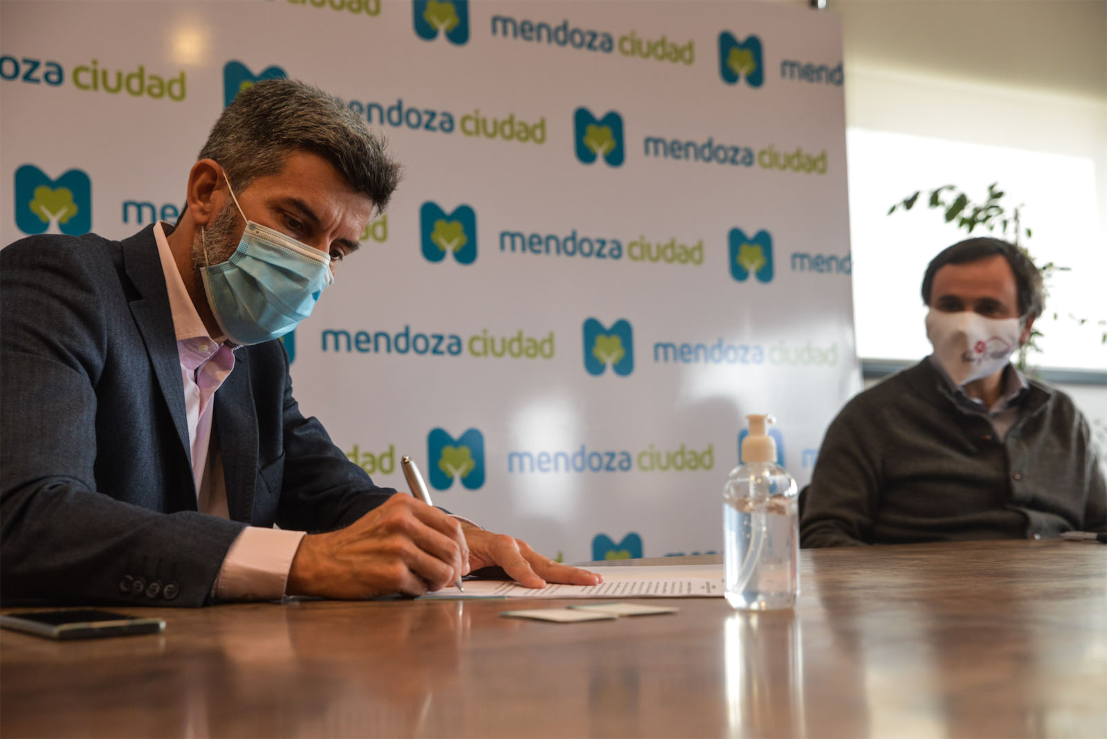 d075e87c 95d4 4dbe 8908 2662a4983fef