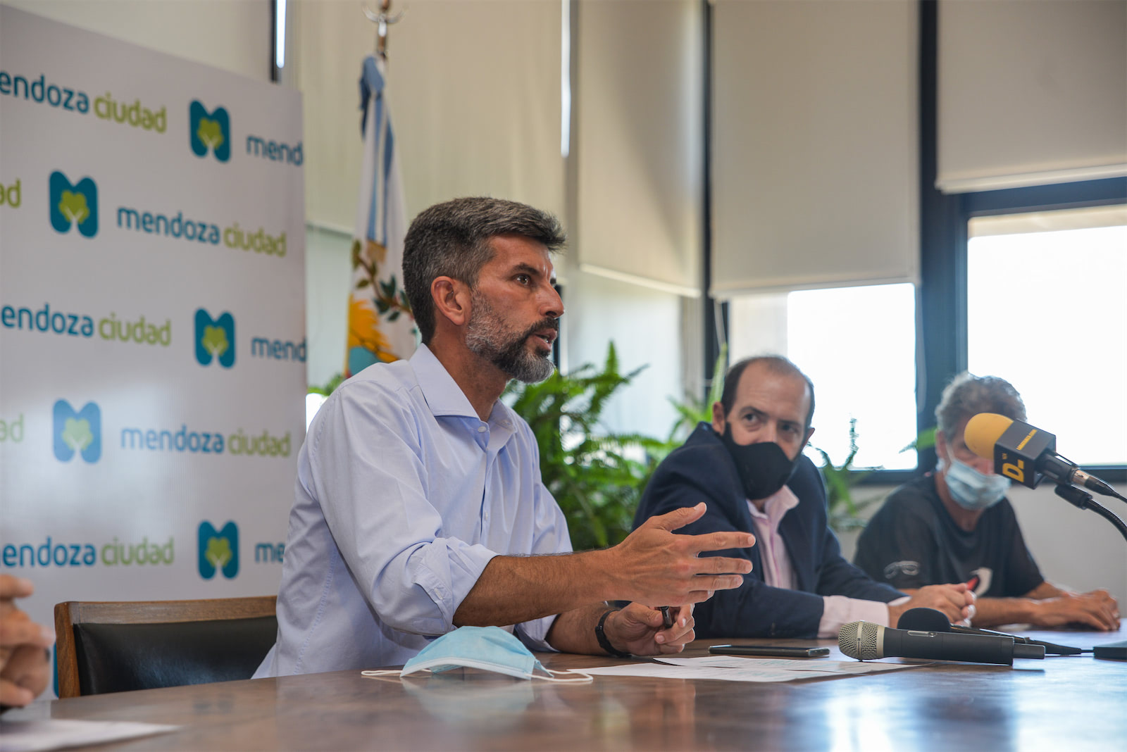 38fa2085 7acd 4b40 aca7 f3a3ea092f29