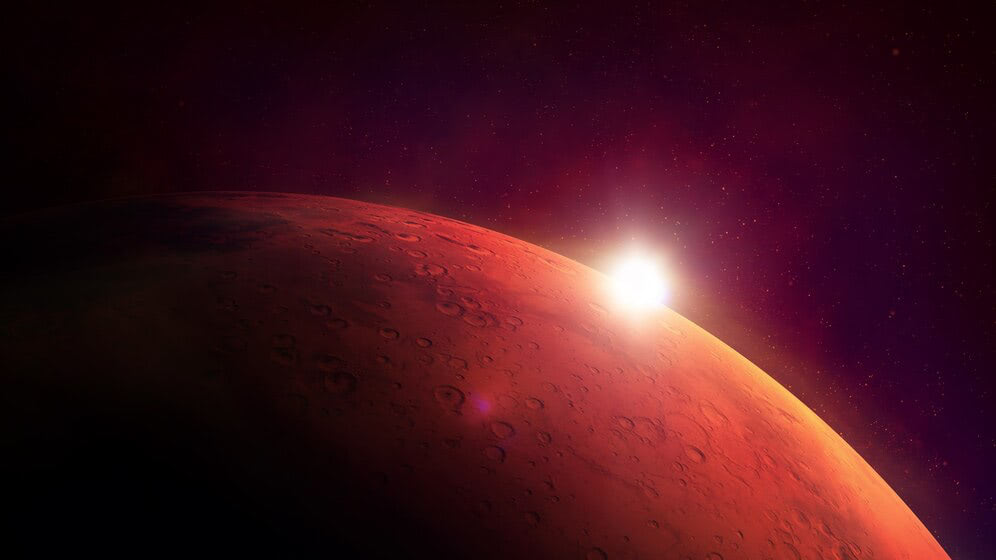 primer plano planeta rojo marte resplandor sol