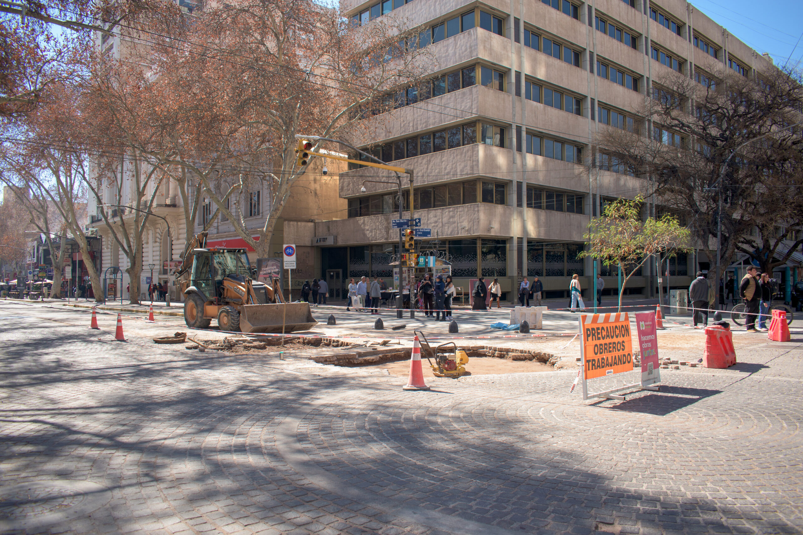 a9af6b99-4e12-0976-46bf-fe851af65c4d