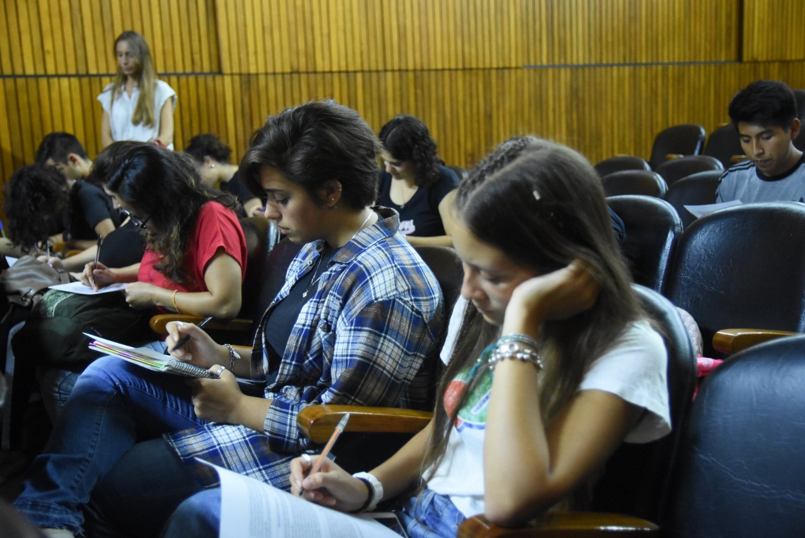 c2503507-518c-7702-f75b-16b129470701