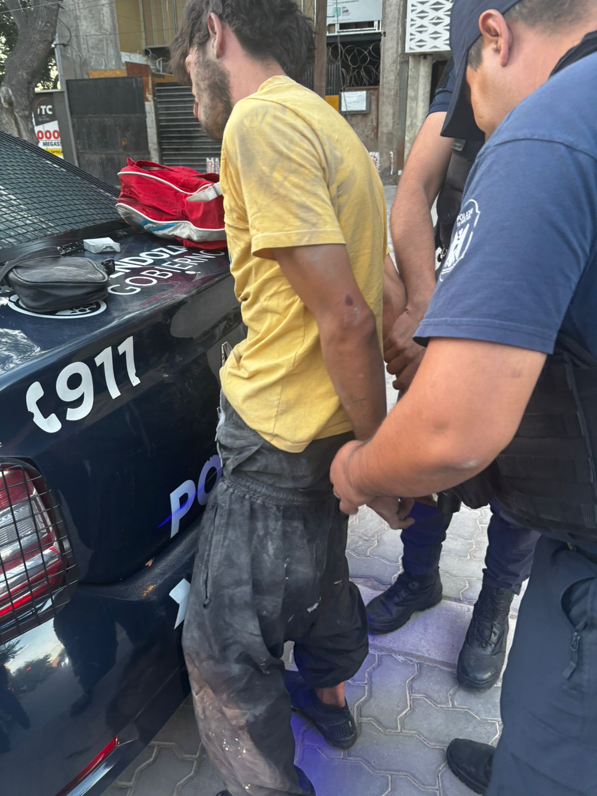 01e716d3-82f2-4d03-120b-5cdb807eca33