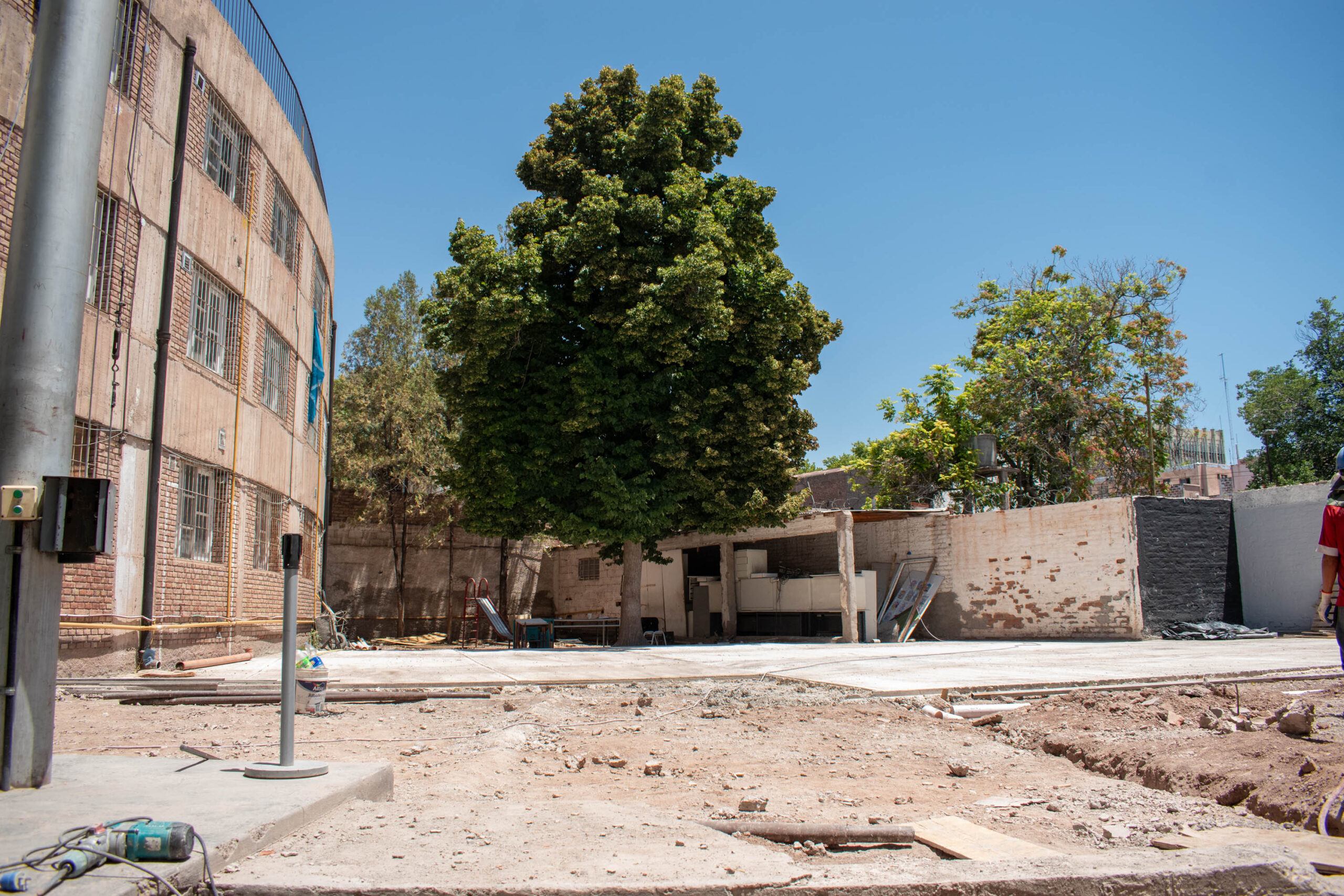 fe23efd4-2643-4e3a-e9dc-17f3ef6fdd7d