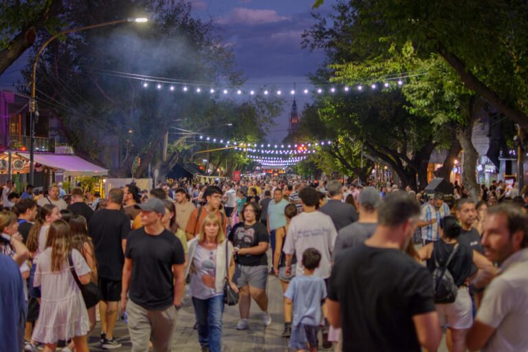 Con obras renovadas, se lució la edición carnavalera de Domingo en la Sarmiento