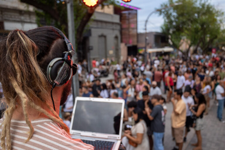 La Avenida Sarmiento se vestirá de Carnaval y Vino este domingo