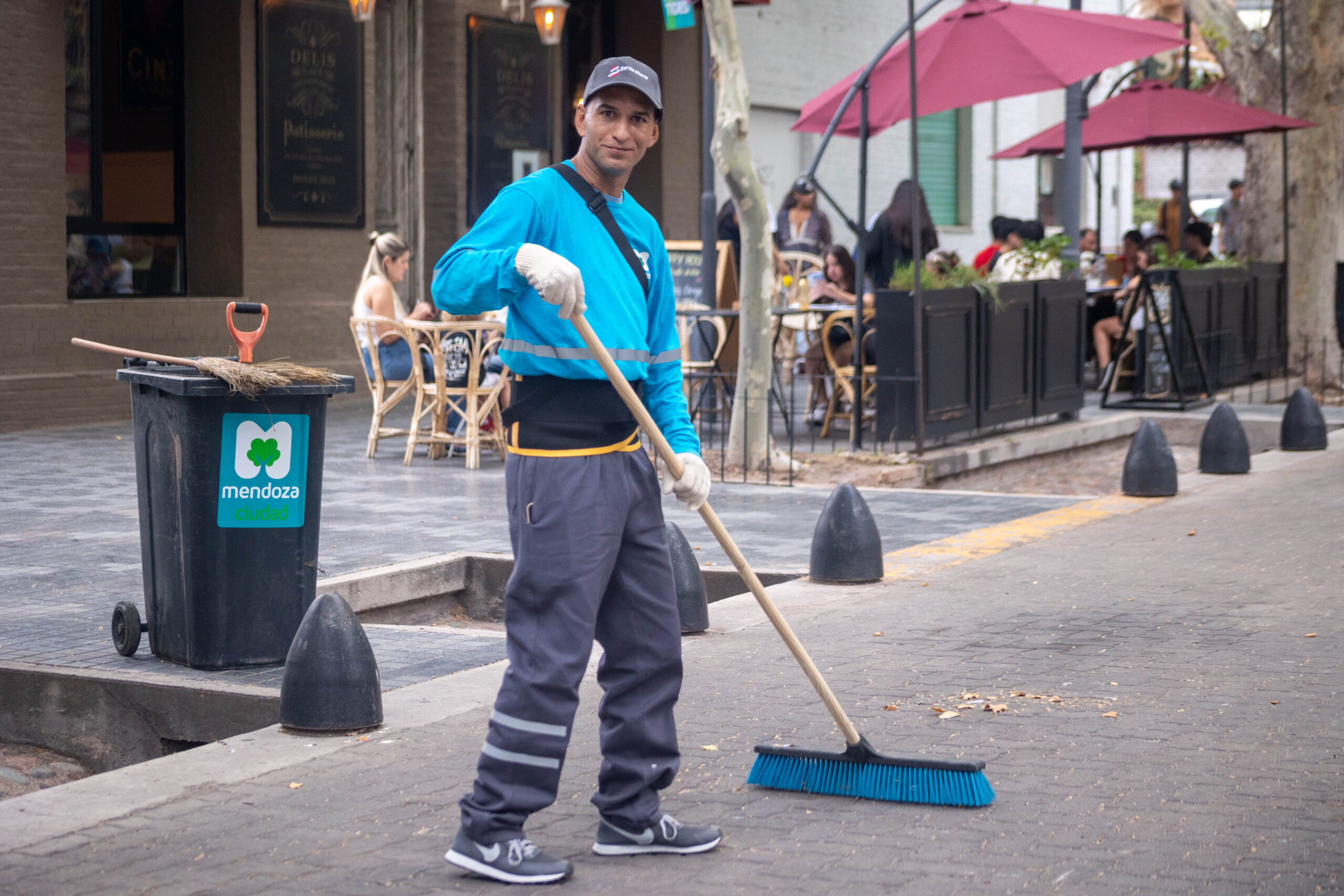 319343ef-1c32-30e5-b4da-d3fec8f13b11