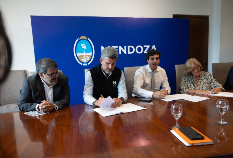 La Ciudad y la Provincia lanzaron una capacitación gratuita en peluquería para personas en situación de vulnerabilidad