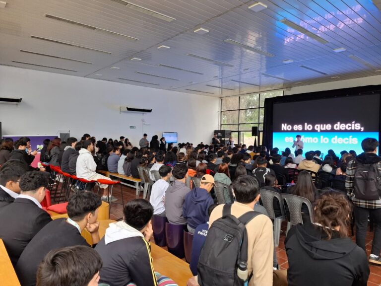 El Distrito 33 fue escenario de la apertura de un nuevo ciclo de Conectados por Mendoza Futura