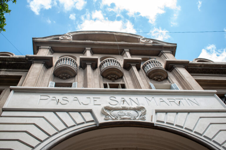 La Ciudad le da la bienvenida al otoño con música coral y degustación de vinos en el Pasaje San Martín