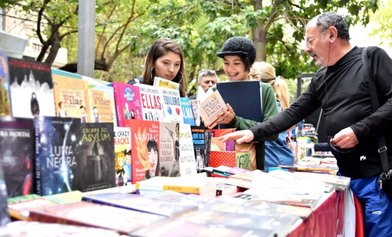 La Ciudad amplía los rubros de los escaparates de diarios y revistas para impulsar su reconversión