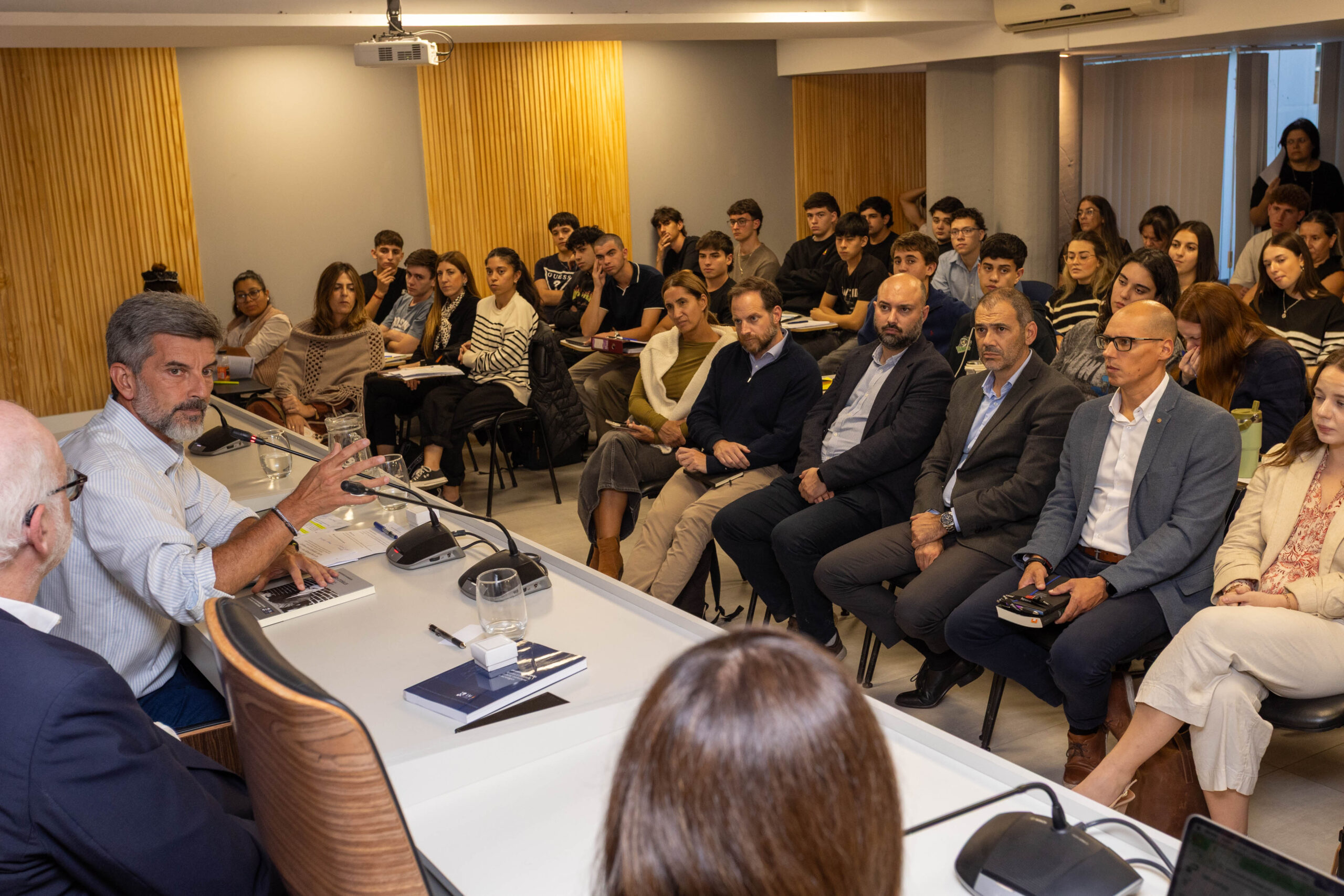 993dac9b-0240-a16a-963d-13063905544b