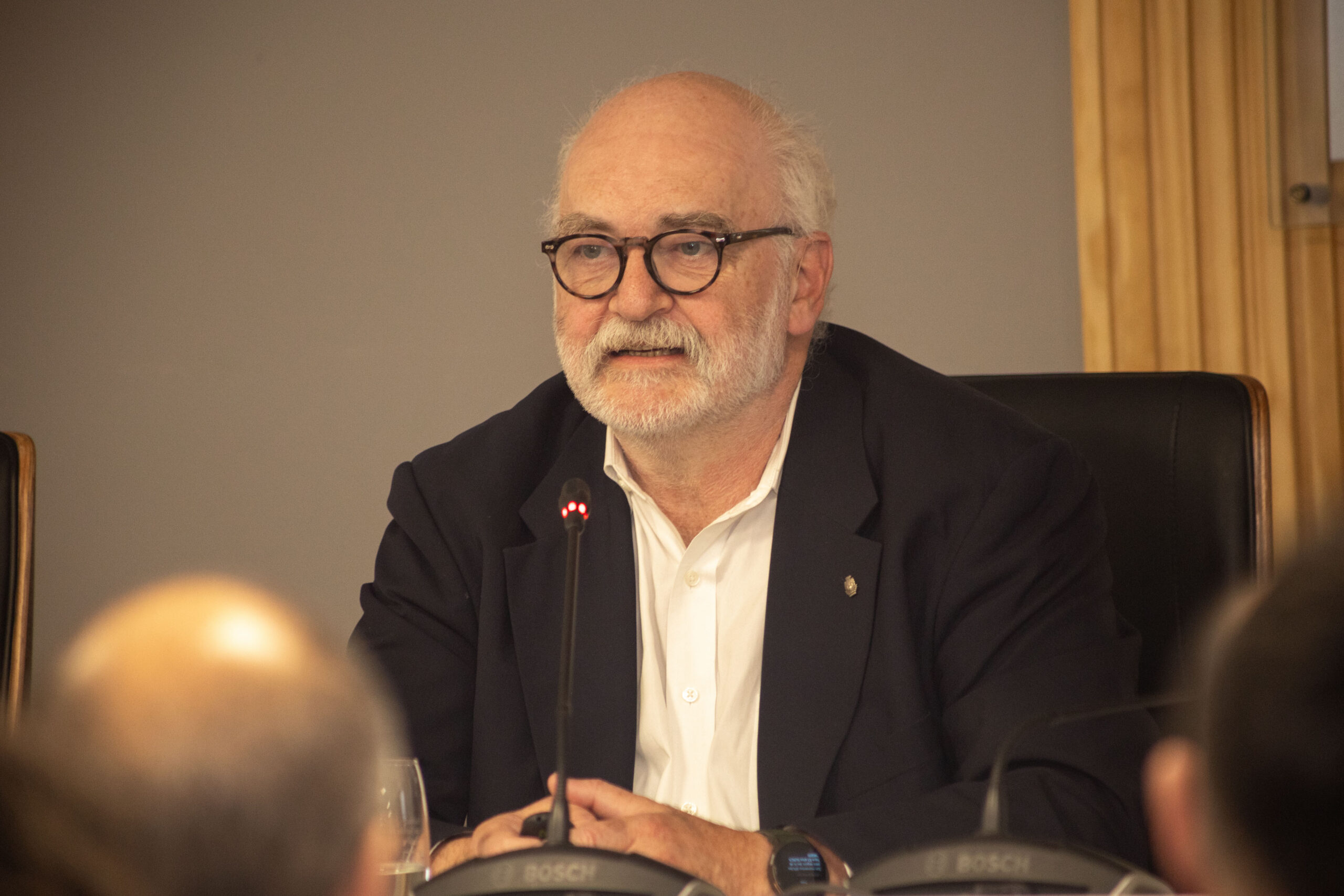 d13104b7-b81f-114b-a32a-f6d7ac587861